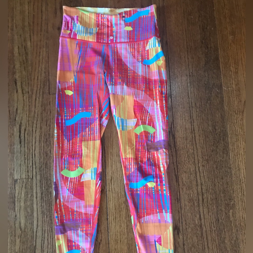 Peloton size Medium workout pants.